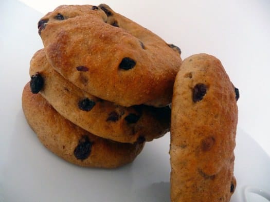 4 cinnamon raisin bagels.