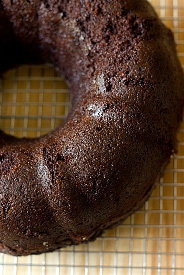 Overhead image of root beer float cake on a cooling rack.