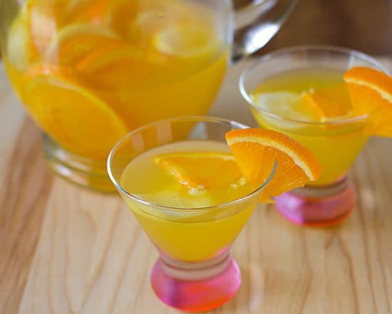White sangria in cocktail glasses.