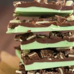 Grasshopper Chocolate Bark :: It combines the chocolate and mint flavors from the popular cocktail, minus the alcohol. Make it for your St. Patrick's Day party!