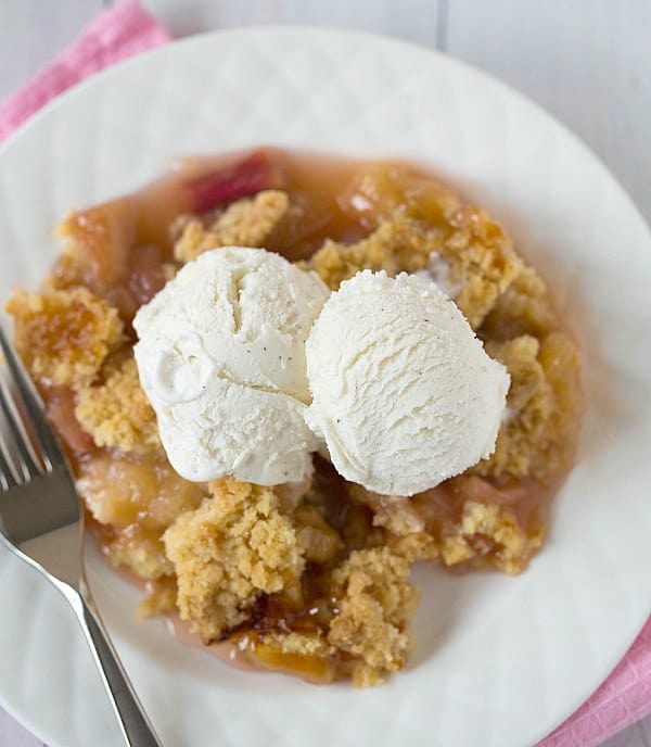 Rhubarb-Ginger Crumble