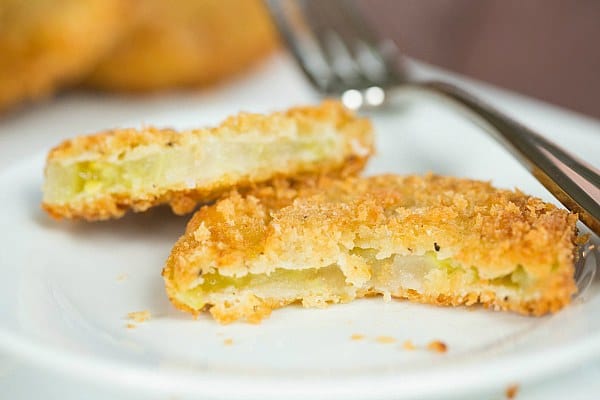 Fried Green Tomatoes Recipe by @browneyedbaker :: www.browneyedbaker.com