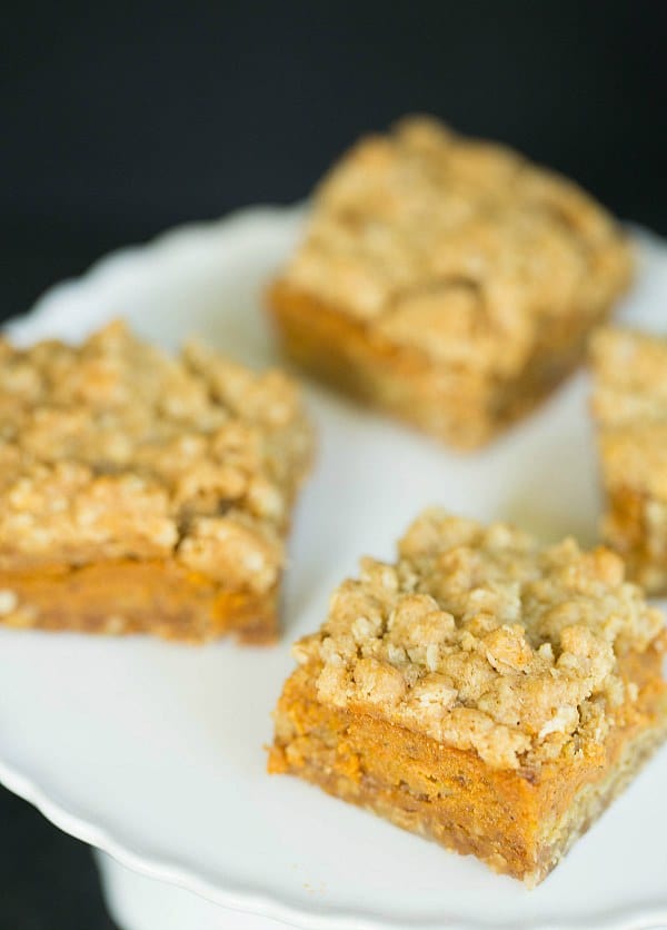 Pumpkin Pie Oatmeal Crumb Bars by @browneyedbaker :: www.browneyedbaker.com