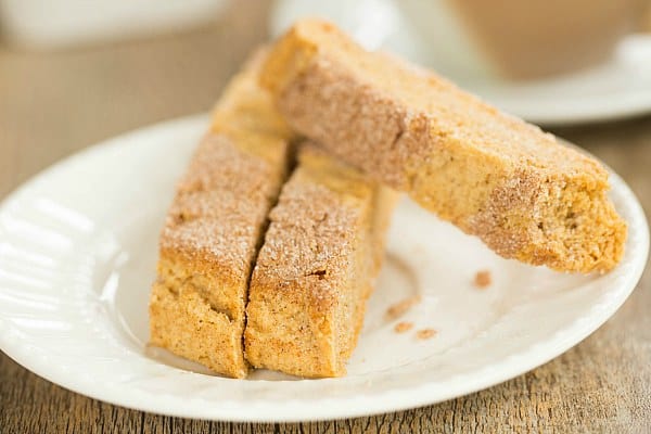 Snickerdoodle Biscotti by @browneyedbaker :: www.browneyedbaker.com