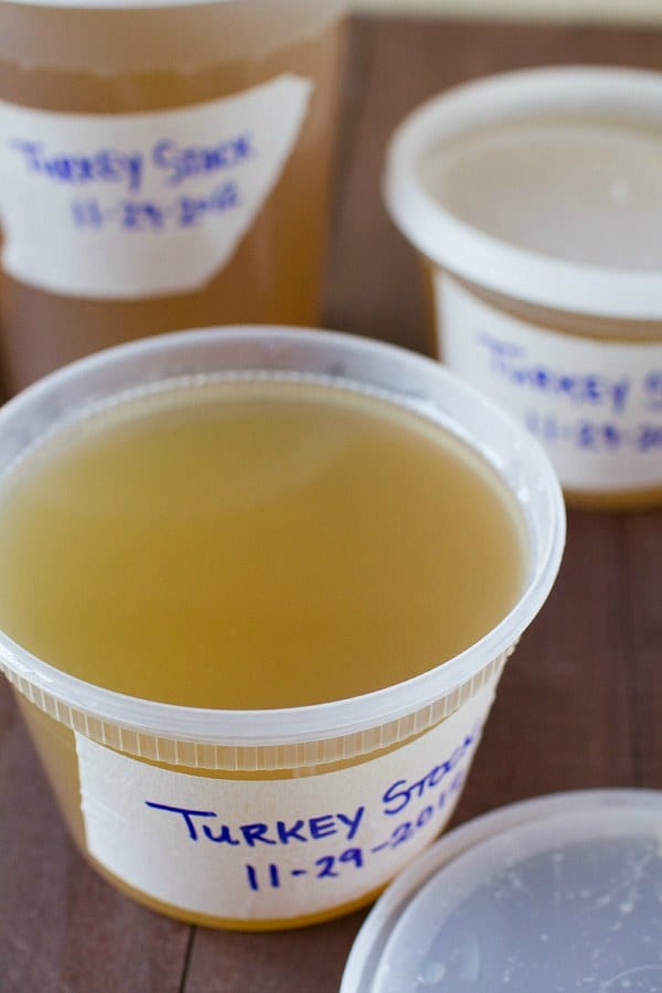 How to Make Turkey Stock by @browneyedbaker :: www.browneyedbaker.com