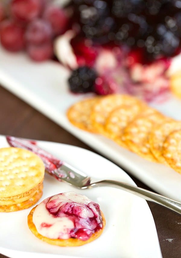 Baked Brie with Blackberry Compote by @browneyedbaker :: www.browneyedbaker.com