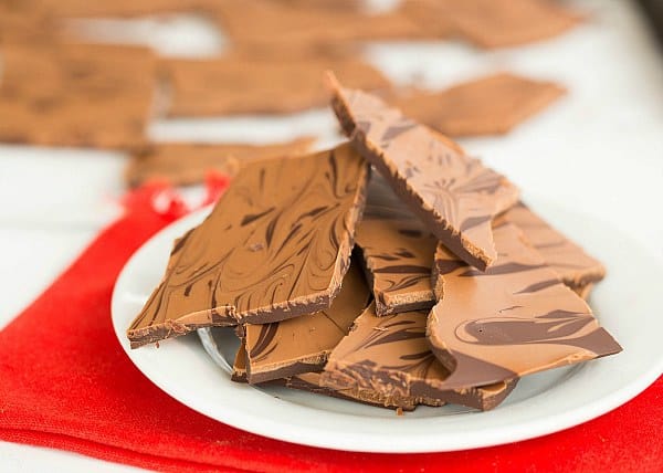 Peanut Butter Swirl Chocolate Bark by @browneyedbaker :: www.browneyedbaker.com