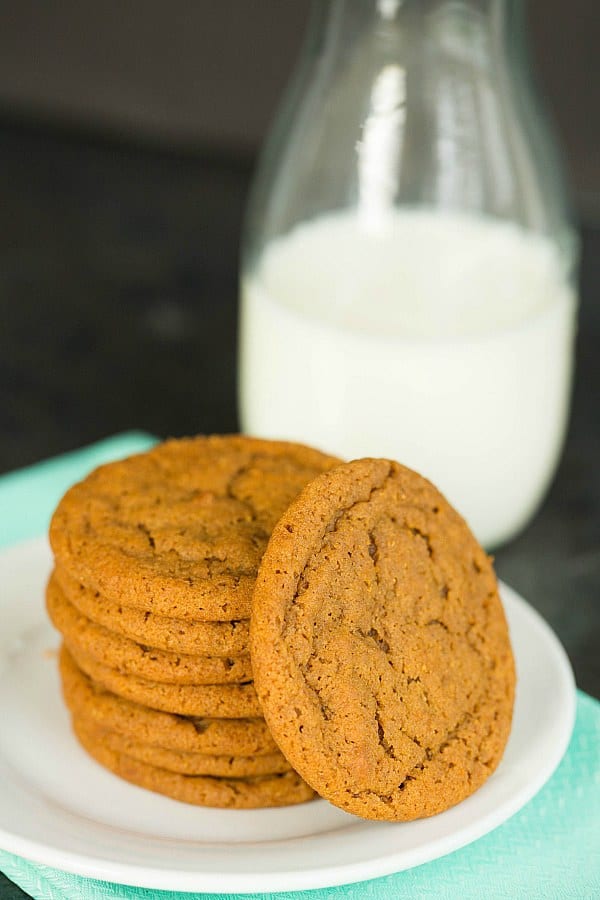 Soft and Chewy Gingersnap Cookies by @browneyedbaker :: www.browneyedbaker.com #recipe