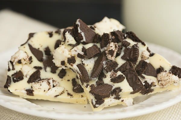 Cookies and Cream Oreo Chocolate Bark | browneyedbaker.com #recipe