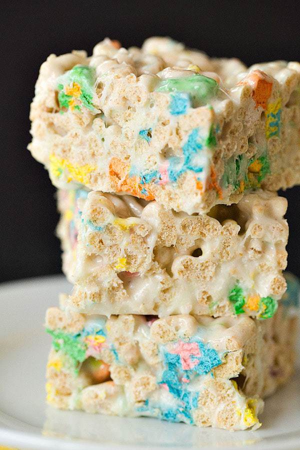 Lucky Charms Marshmallow Cereal Treats for St. Patrick's Day! | browneyedbaker.com