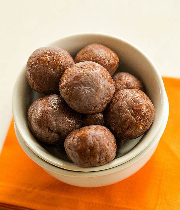 Cranberry-Date Energy Bites - A quick, easy and healthy snack! | browneyedbaker.com