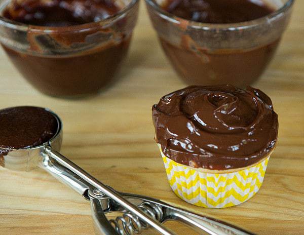 HOW TO: Chocolate Ganache 101 - Easy formulas for creating the perfect chocolate ganache! | browneyedbaker.com