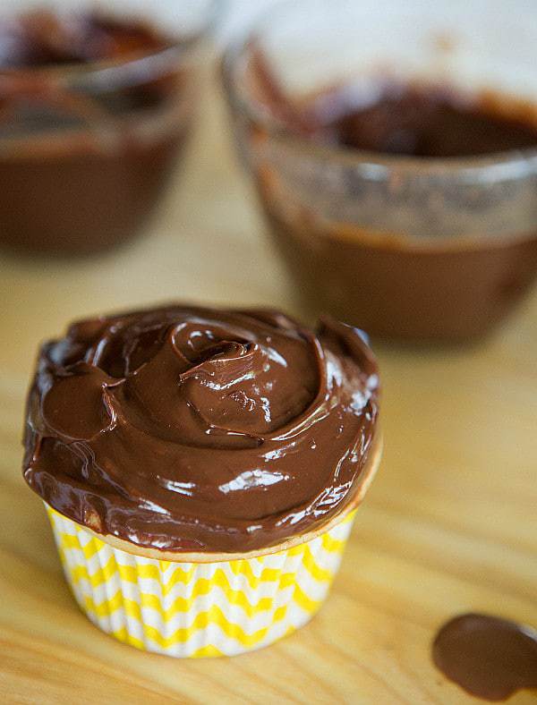 HOW TO: Chocolate Ganache 101 - Easy formulas for creating the perfect chocolate ganache! | browneyedbaker.com