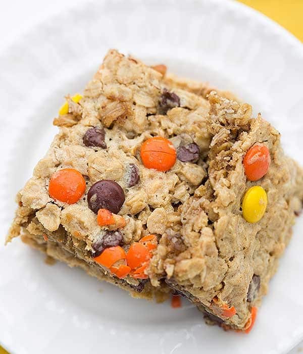 Flourless Peanut Butter-Chocolate Chip Oat Bars | browneyedbaker.com