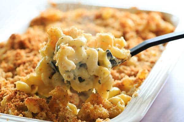 Hatch Chile Mac and Cheese - Perfectly cheesy with a kick! | https://apex-male.info/hatch-chile-mac-and-cheese/