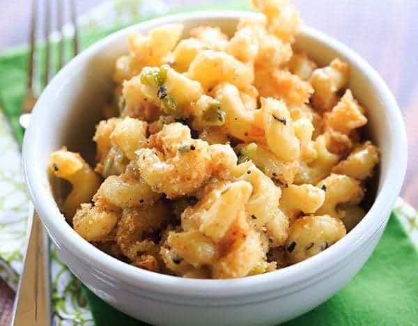 Hatch Chile Mac and Cheese - Perfectly cheesy with a kick! | https://apex-male.info/hatch-chile-mac-and-cheese/