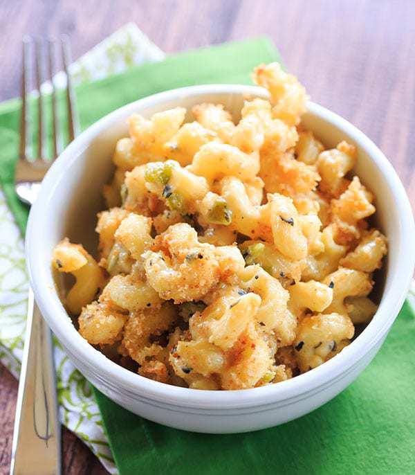 Hatch Chile Mac and Cheese - Perfectly cheesy with a kick! | https://apex-male.info/hatch-chile-mac-and-cheese/
