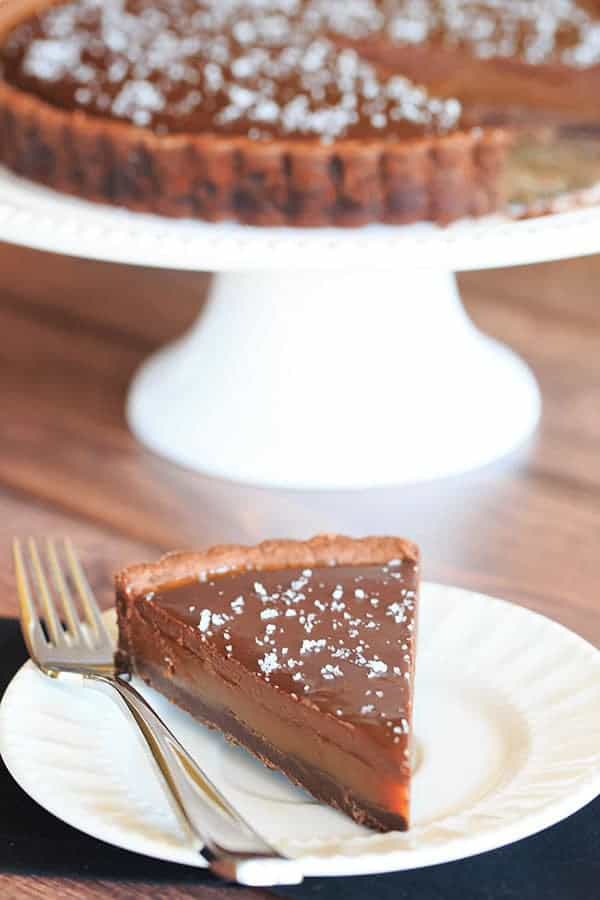 Salted Chocolate Caramel Tart | https://apex-male.info/salted-chocolate-caramel-tart/