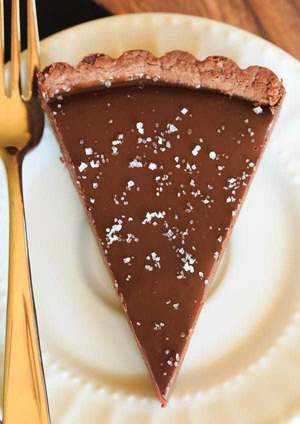 Salted Chocolate Caramel Tart | https://apex-male.info/salted-chocolate-caramel-tart/