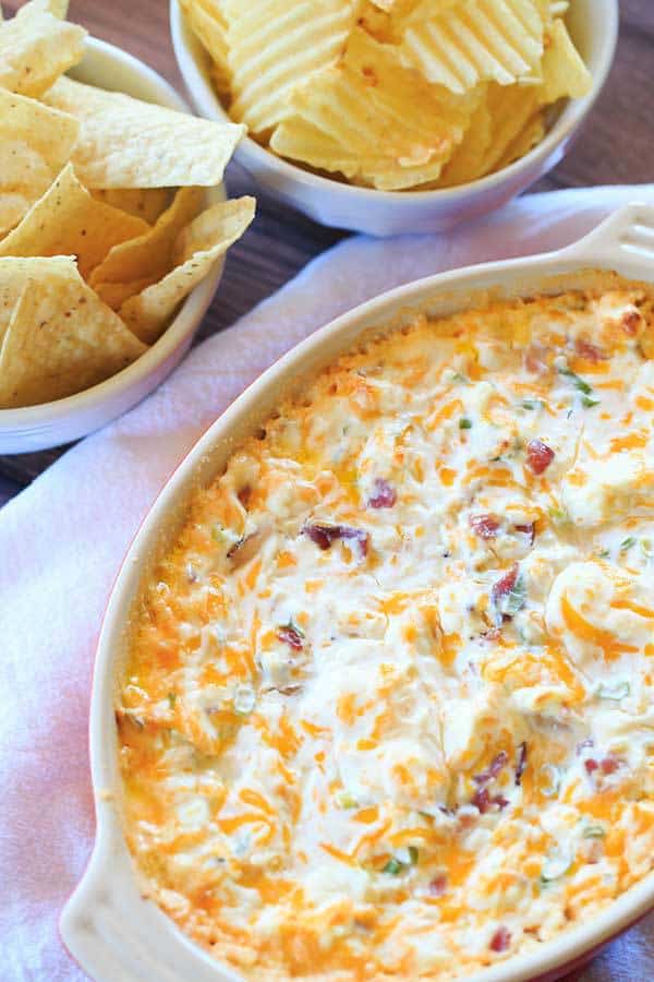 Warm and Cheesy Bacon Dip - A hot version of the popular Loaded Baked Potato Dip! | https://apex-male.info/warm-cheesy-bacon-dip/
