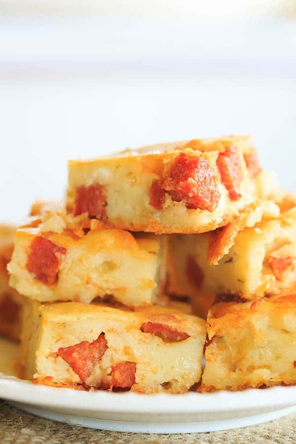 Easy Cheesy Pepperoni Bites - Perfect for holidays, parties and football-watching! | https://apex-male.info/pepperoni-bites/