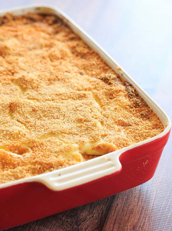 A classic pastitsio recipe - layers of ziti pasta with a beef and lamb sauce, bechamel and loads of cheese! | https://apex-male.info/pastitsio-recipe/