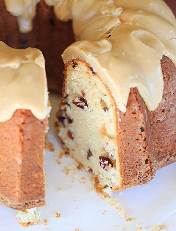 Cranberry-Pecan Pound Cake with Praline Frosting | https://apex-male.info/cranberry-pecan-pound-cake/