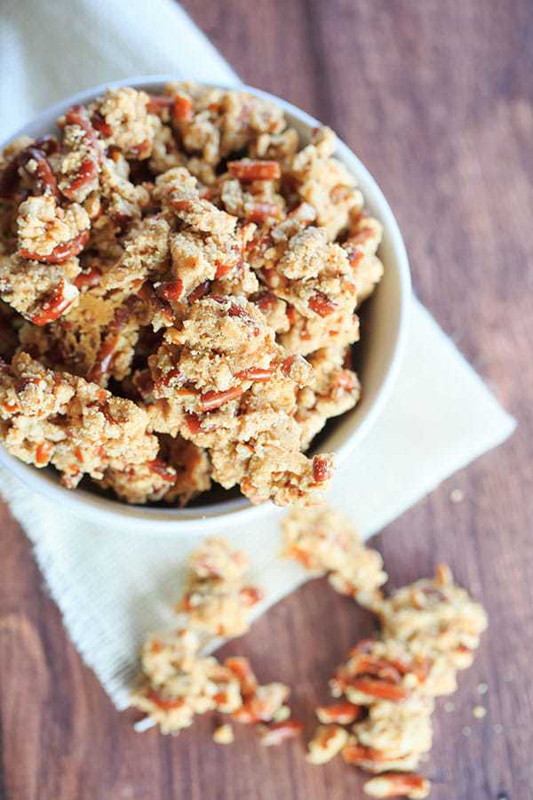 Malted Pretzel Crunch is quick, easy & the ultimate sweet/salty snack! Keep a batch on hand for the holidays, or package it up and give it away as gifts! | https://apex-male.info/malted-pretzel-crunch/