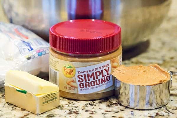 Peanut Butter & Marshmallow Bars put a fabulous peanut butter and popcorn spin on traditional Rice Krispies treats!