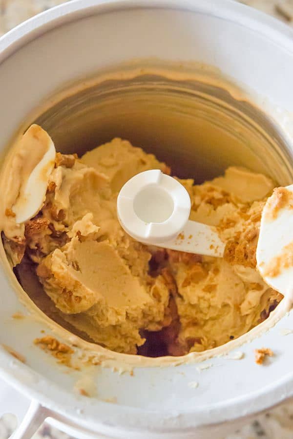 This cookie butter ice cream is a must for anyone who can't keep a spoon out of a jar of Biscoff, speculoos spread or cookie butter!