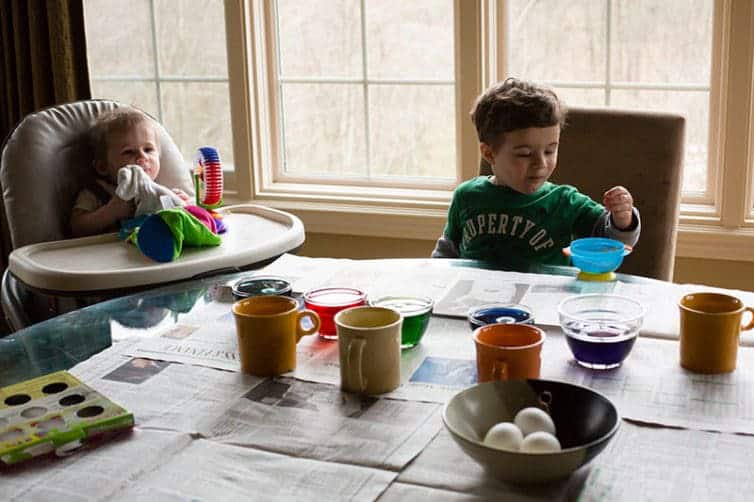 Easter 2017: Coloring Easter eggs with Dominic and Joseph