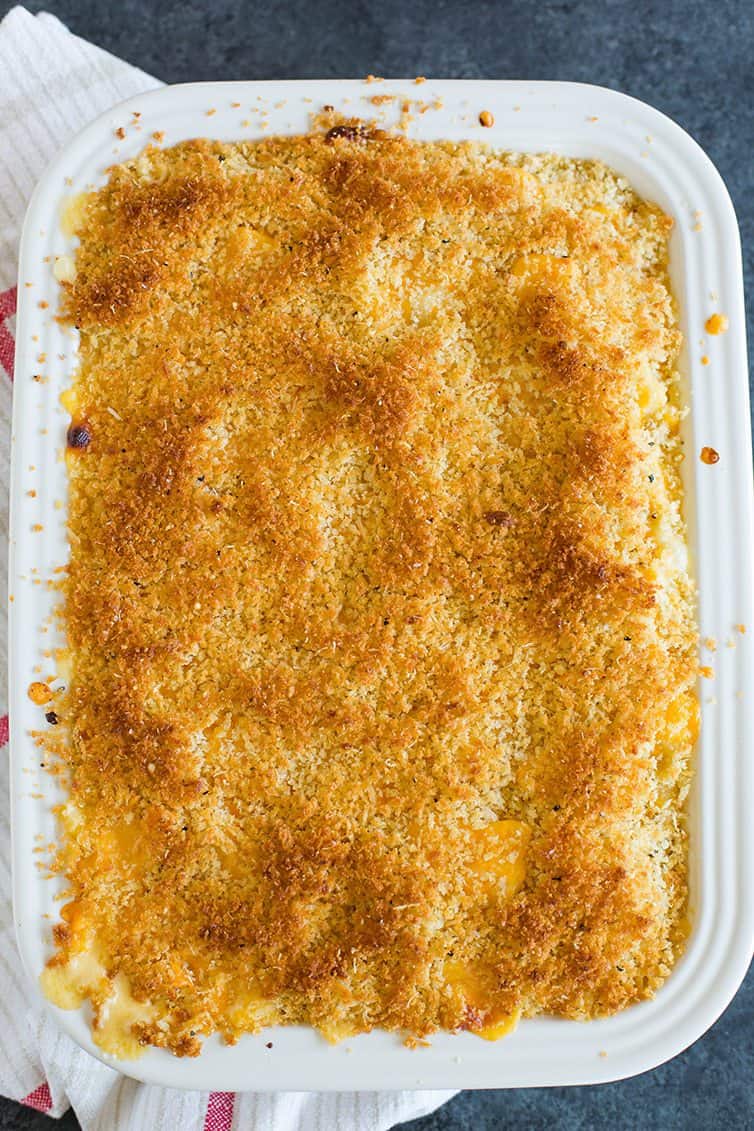 SO. MANY. BREAD CRUMBS! >> Chrissy Teigen's Mac and Cheese
